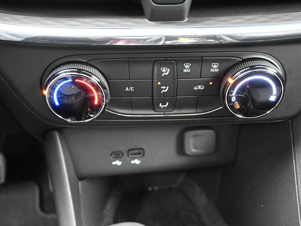 new 2025 Buick Encore GX car, priced at $27,500