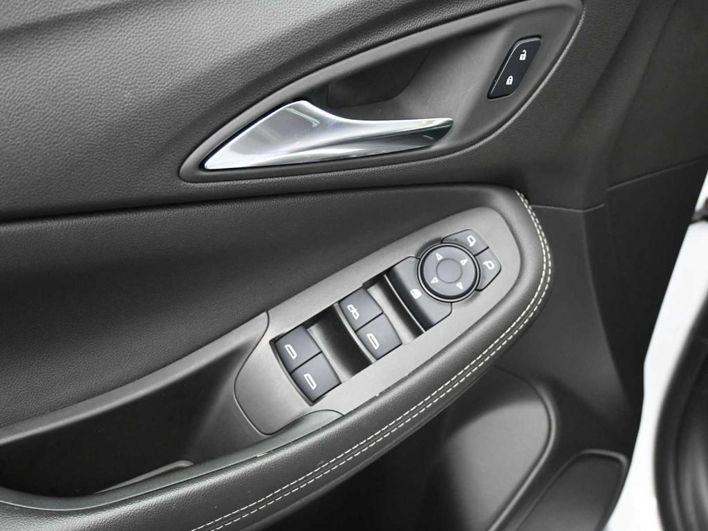 new 2025 Buick Encore GX car, priced at $27,500