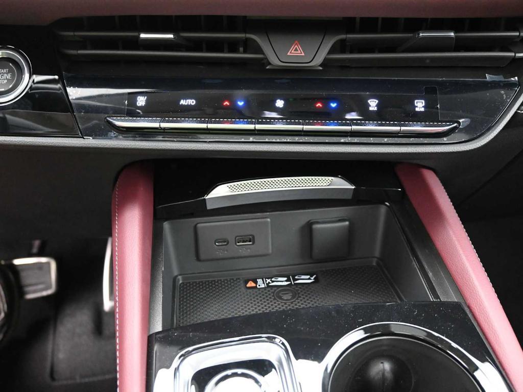 new 2025 Buick Envision car, priced at $39,212