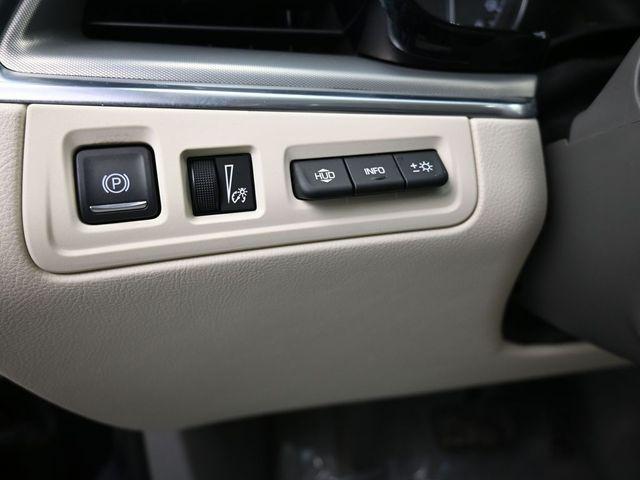 used 2022 Cadillac XT5 car, priced at $27,943