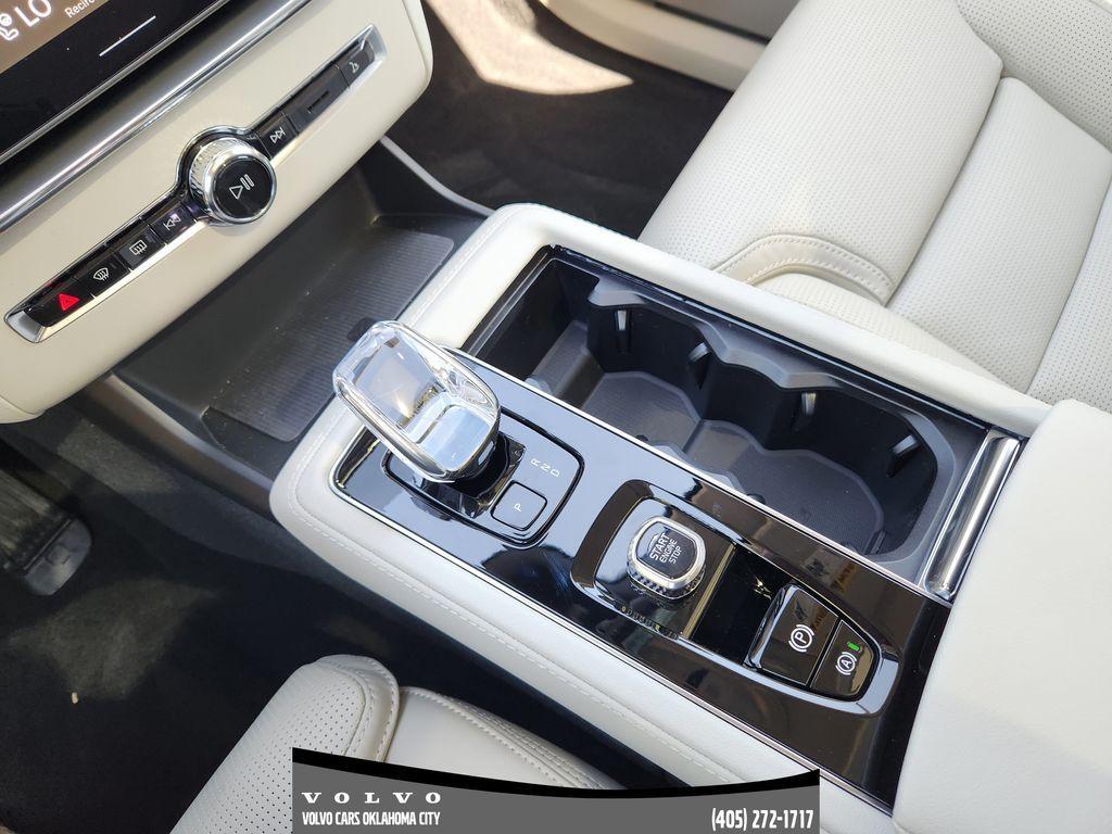 new 2026 Volvo XC90 car, priced at $75,070