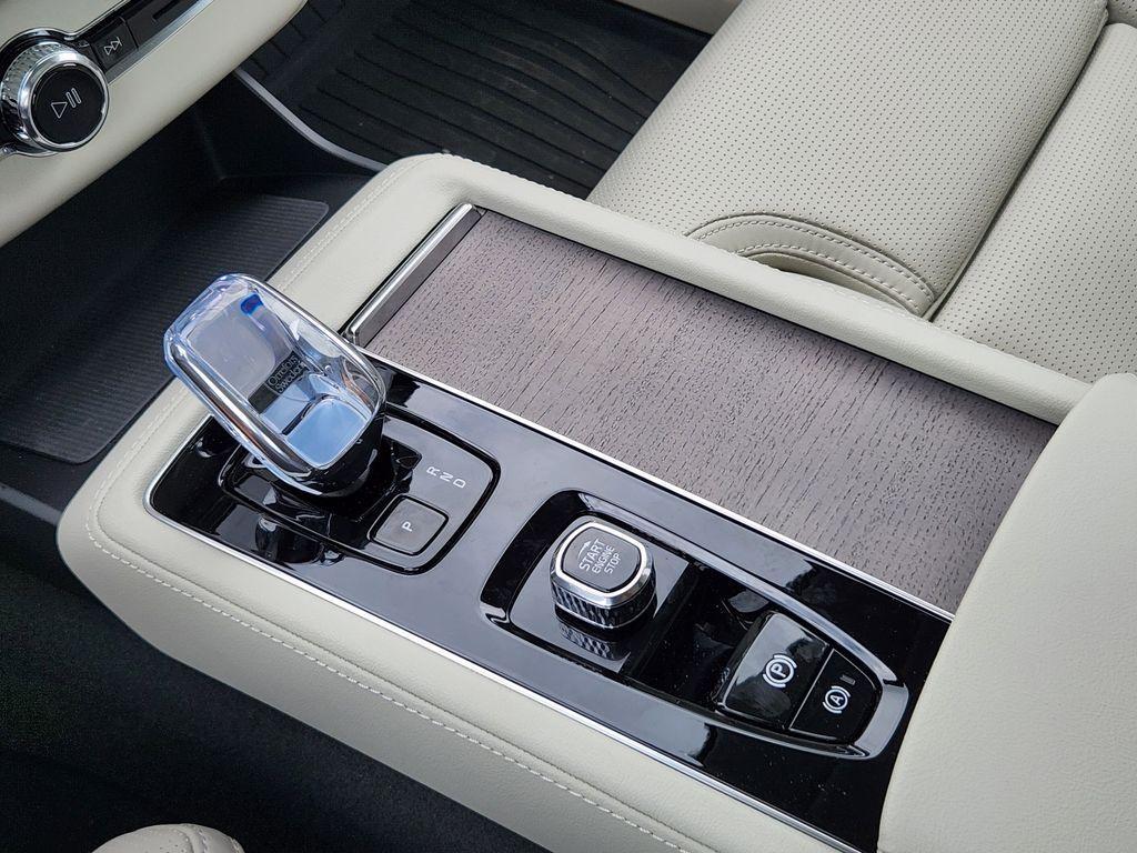new 2025 Volvo XC90 Plug-In Hybrid car, priced at $82,405