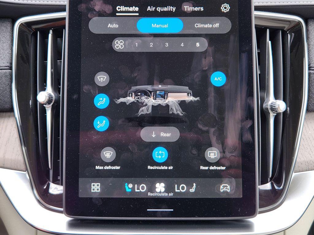 new 2025 Volvo XC90 Plug-In Hybrid car, priced at $82,405