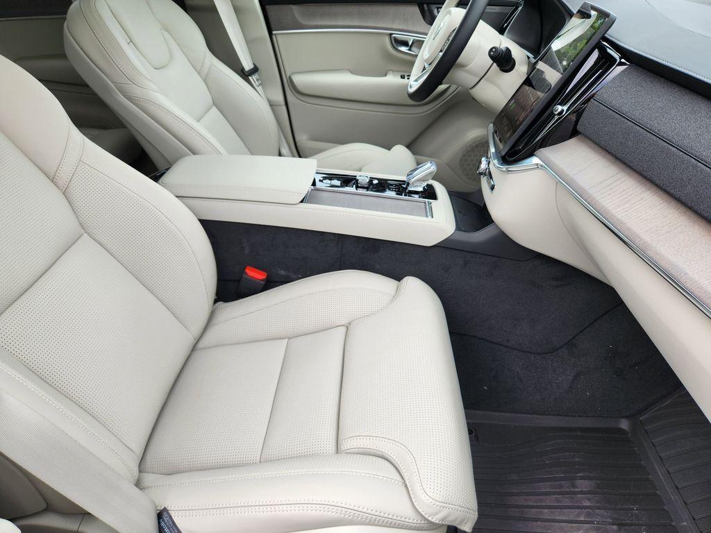 new 2025 Volvo XC90 Plug-In Hybrid car, priced at $82,405