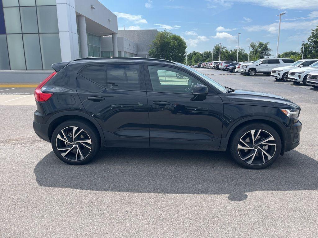 used 2020 Volvo XC40 car, priced at $26,500
