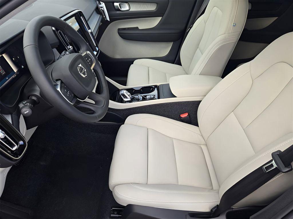 new 2025 Volvo XC40 car, priced at $48,335