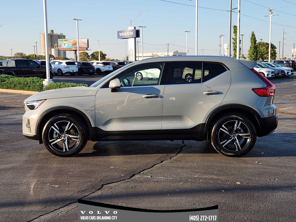 used 2025 Volvo XC40 car, priced at $34,400
