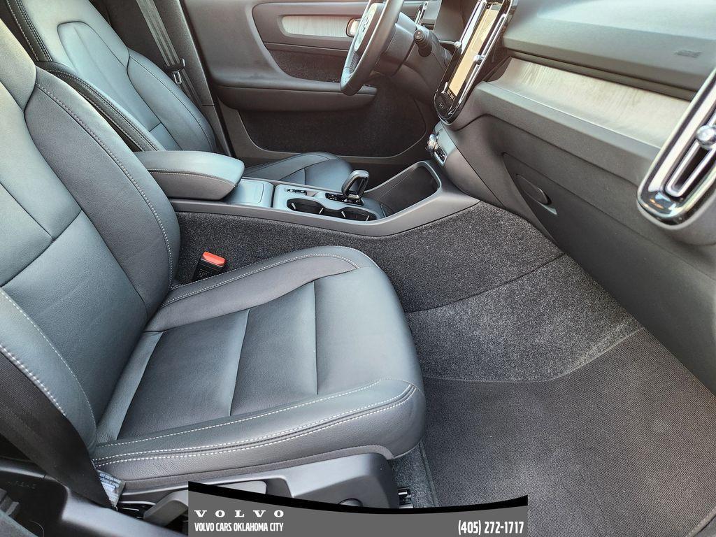 used 2025 Volvo XC40 car, priced at $34,400