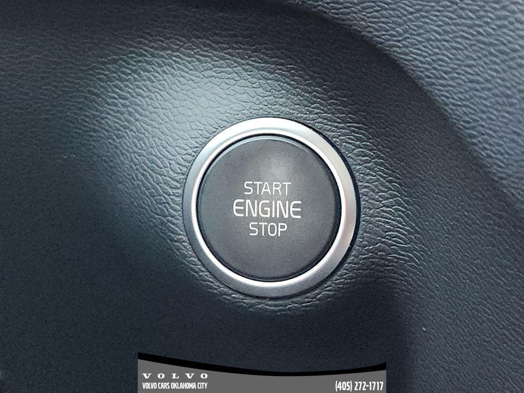 used 2025 Volvo XC40 car, priced at $34,400