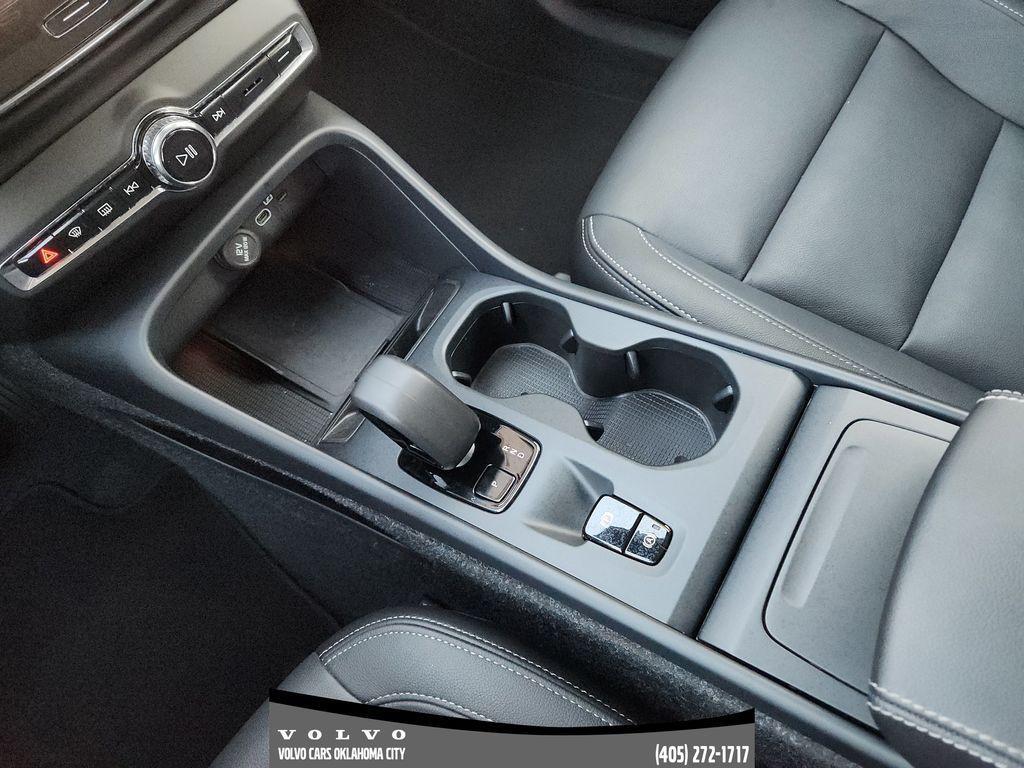 used 2025 Volvo XC40 car, priced at $34,400