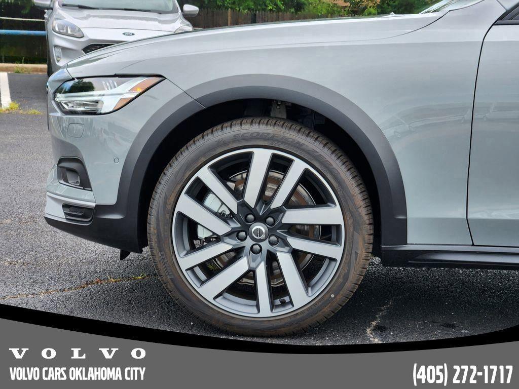 new 2025 Volvo V90 Cross Country car, priced at $63,365