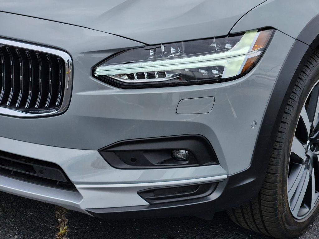 new 2025 Volvo V90 Cross Country car, priced at $63,365