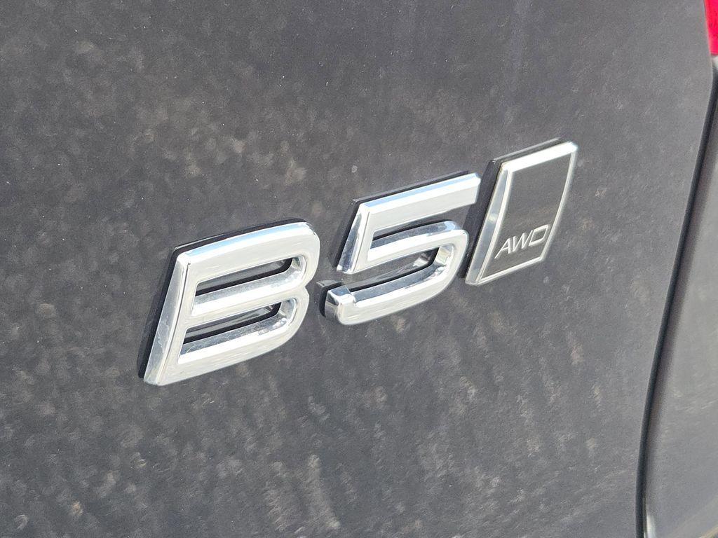 new 2025 Volvo XC40 car, priced at $55,415