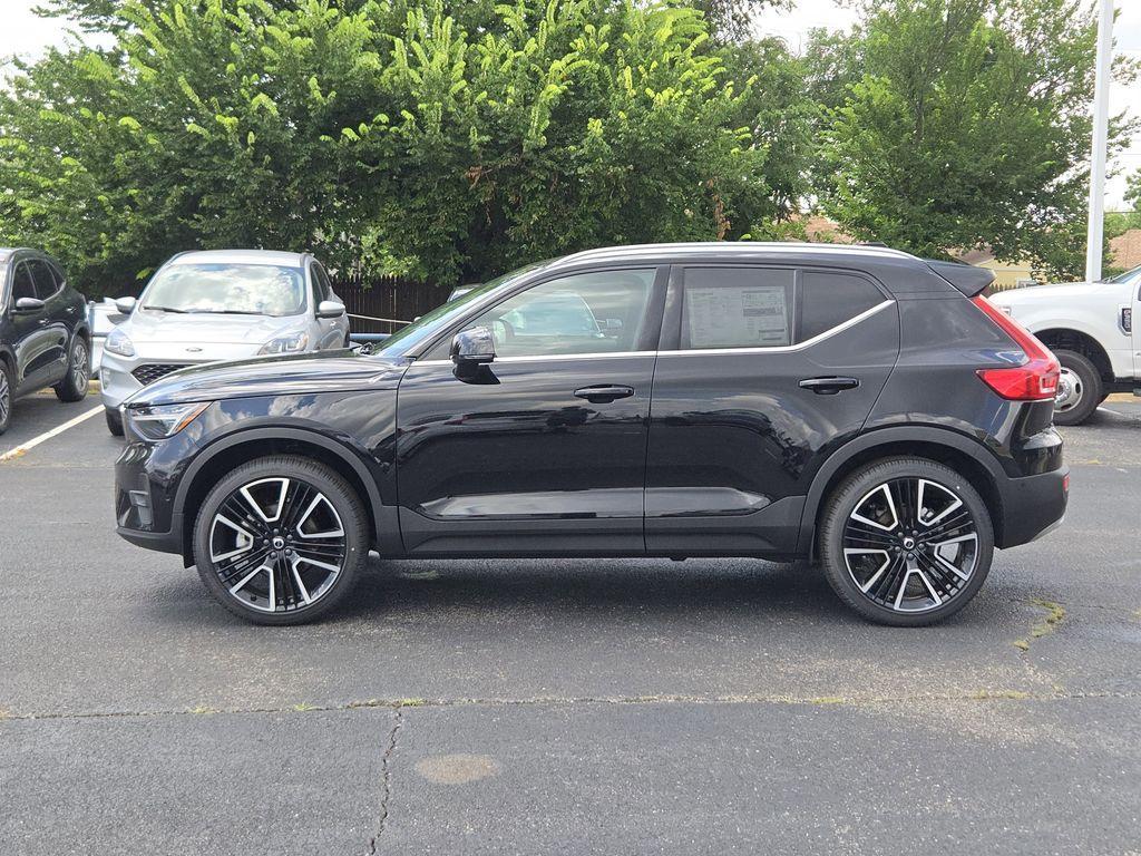 new 2025 Volvo XC40 car, priced at $55,415