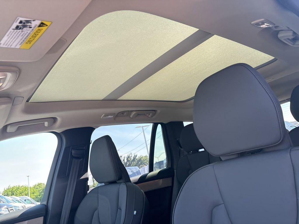 new 2025 Volvo XC90 car, priced at $65,555