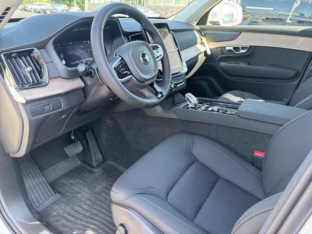 new 2025 Volvo XC90 car, priced at $65,555