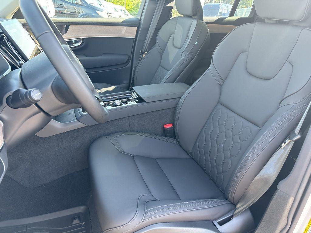 new 2025 Volvo XC90 car, priced at $65,555