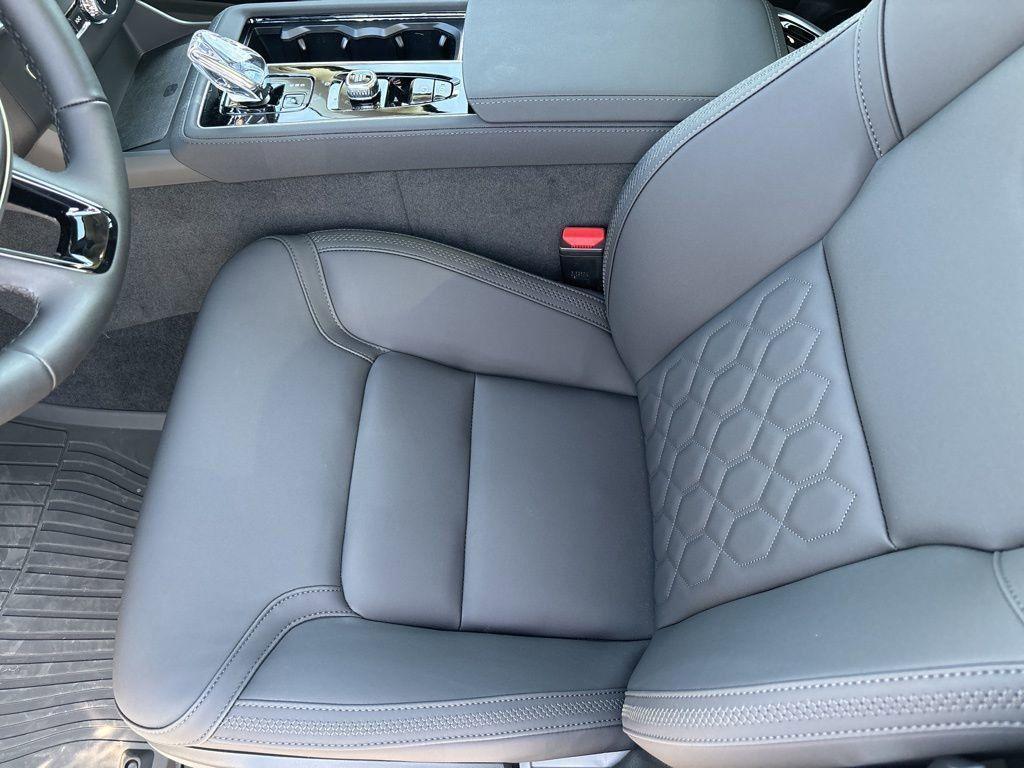 new 2025 Volvo XC90 car, priced at $65,555