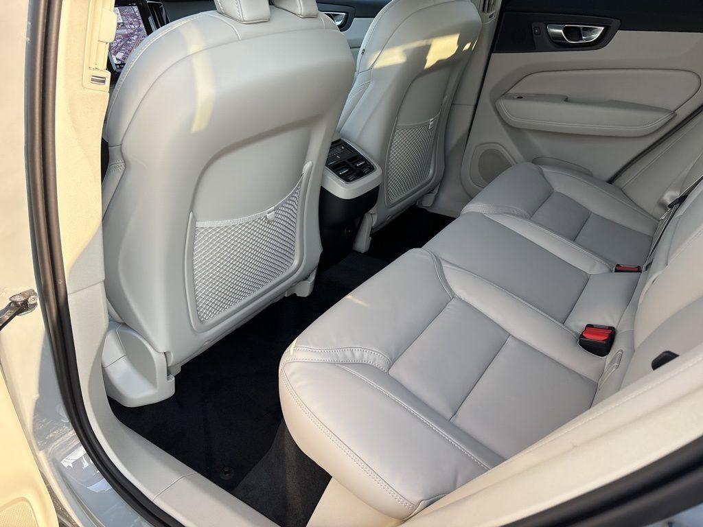new 2025 Volvo XC60 car, priced at $63,670