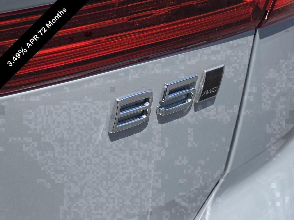 new 2025 Volvo XC60 car, priced at $63,670