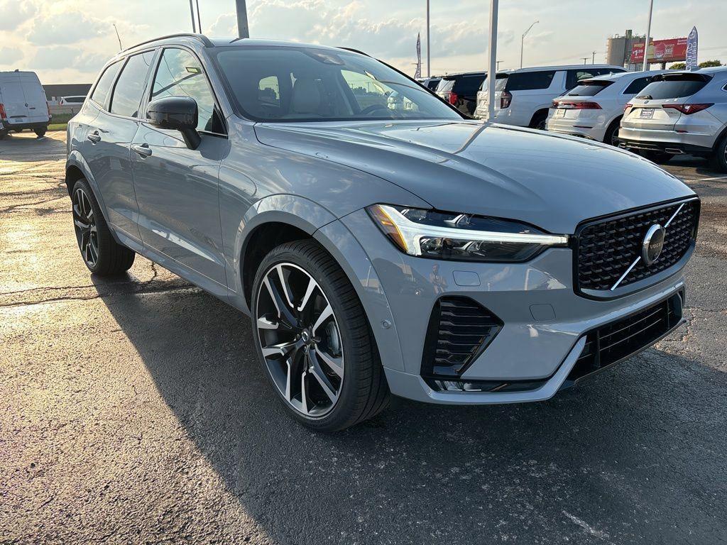 new 2025 Volvo XC60 car, priced at $63,670