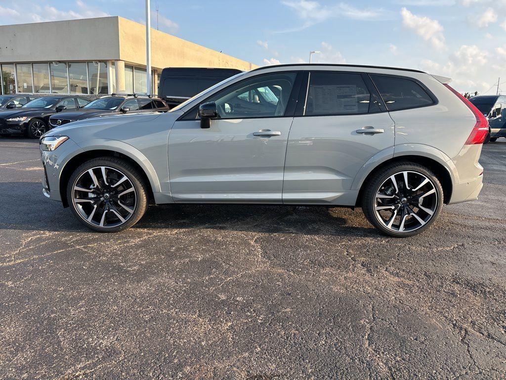 new 2025 Volvo XC60 car, priced at $63,670