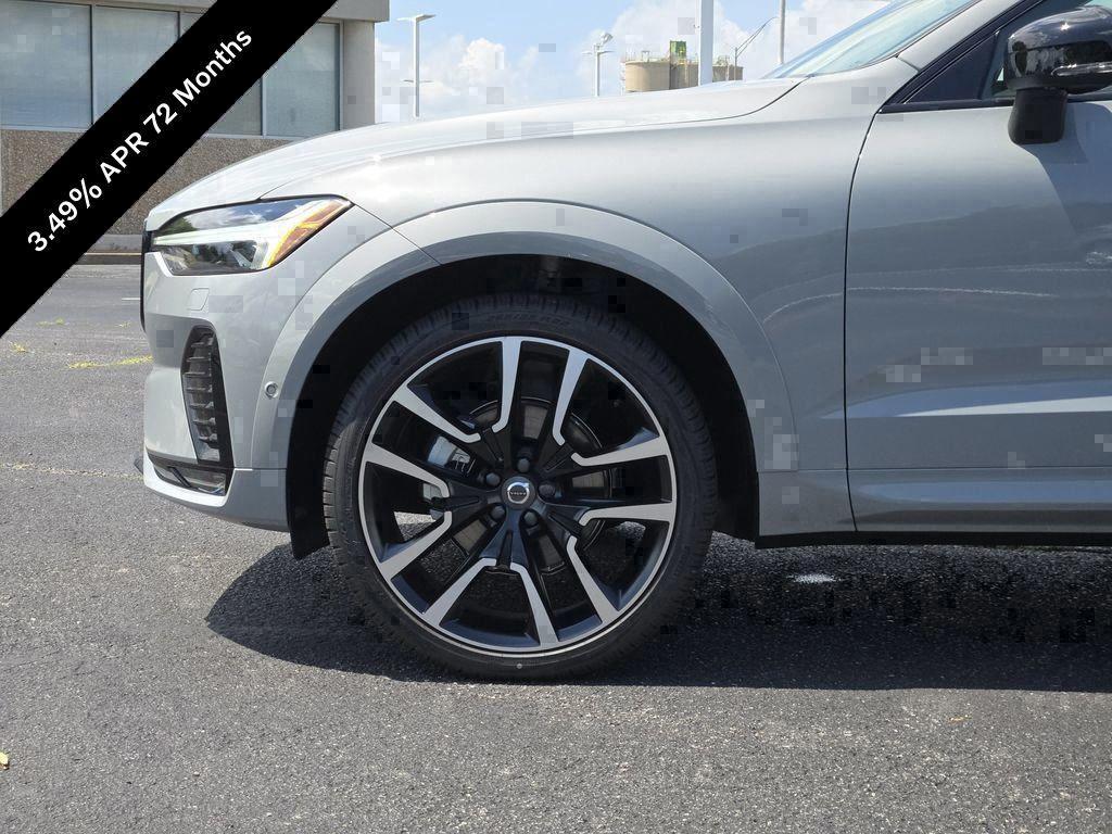 new 2025 Volvo XC60 car, priced at $63,670