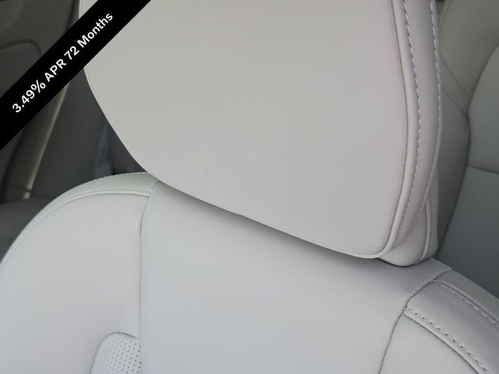 new 2025 Volvo XC60 car, priced at $63,670