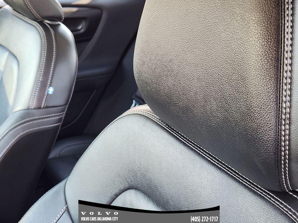 used 2025 Volvo XC40 car, priced at $34,400