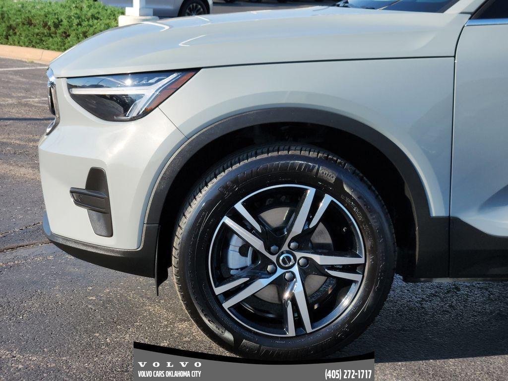 used 2025 Volvo XC40 car, priced at $34,400