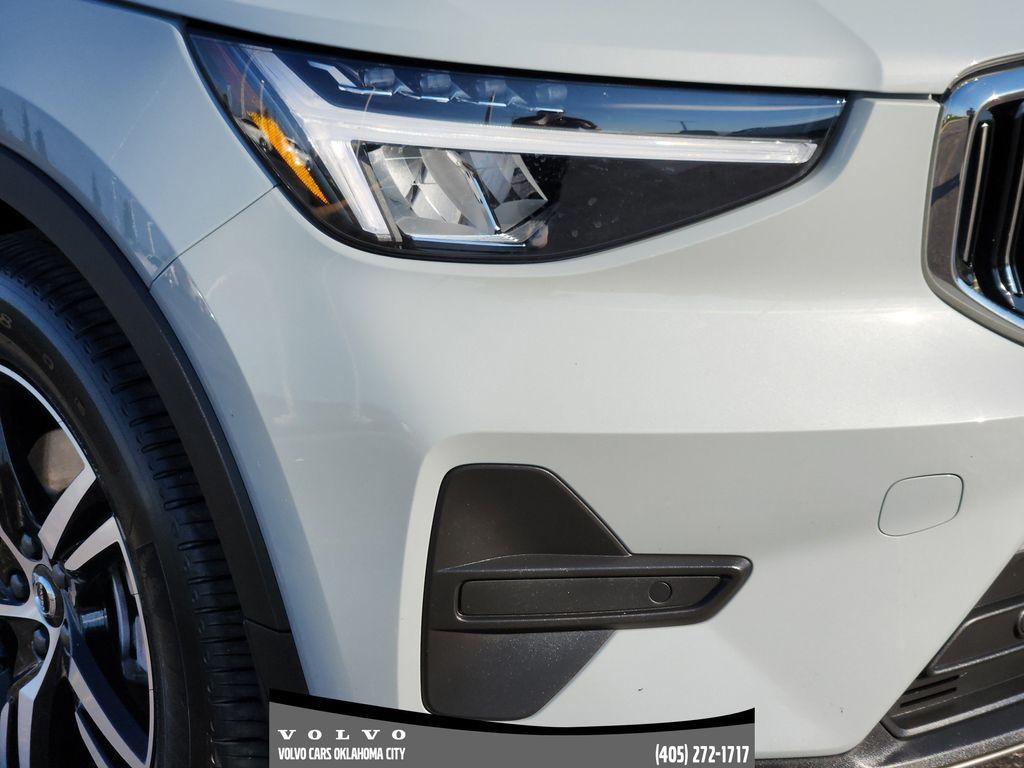 used 2025 Volvo XC40 car, priced at $34,400