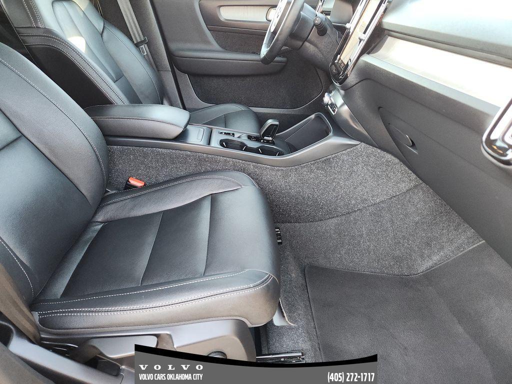 used 2025 Volvo XC40 car, priced at $34,400