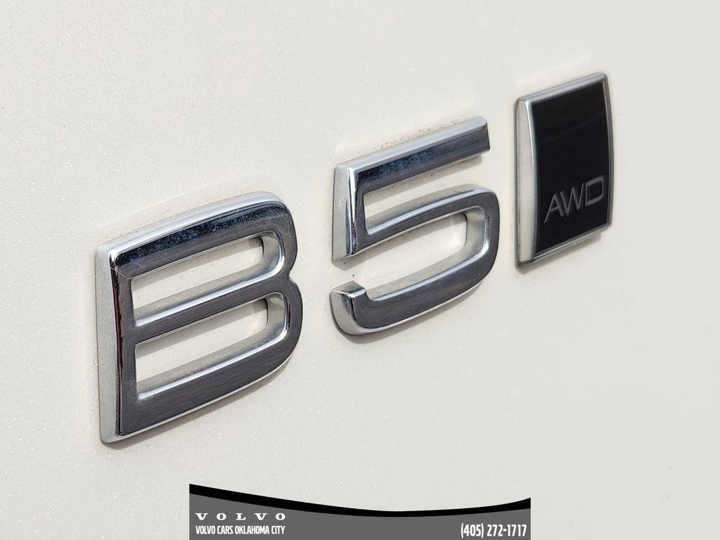 used 2025 Volvo XC40 car, priced at $33,400