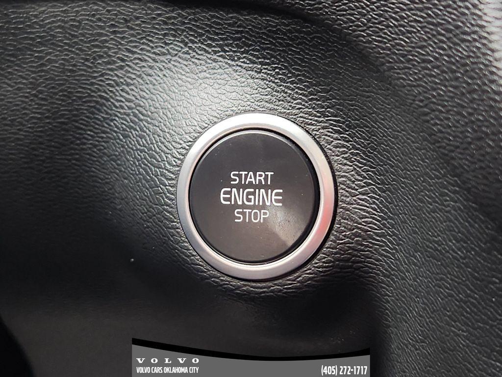 used 2025 Volvo XC40 car, priced at $33,400