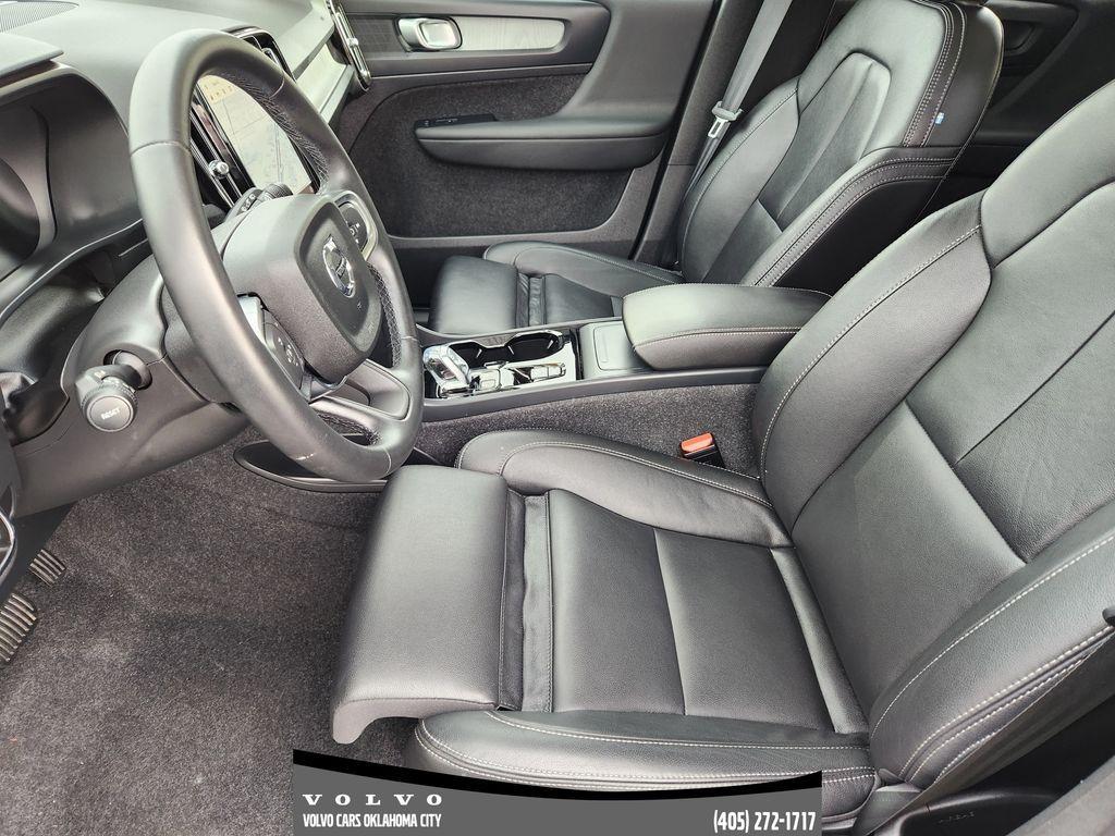 used 2025 Volvo XC40 car, priced at $33,400
