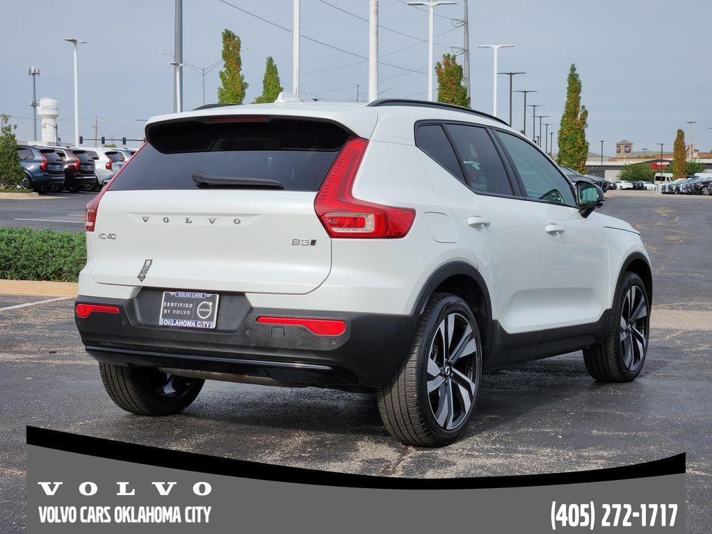 used 2025 Volvo XC40 car, priced at $33,400