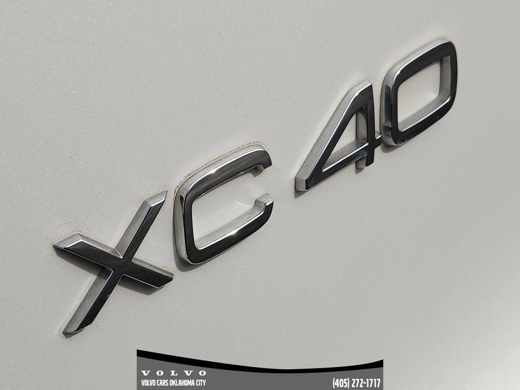 used 2025 Volvo XC40 car, priced at $33,400
