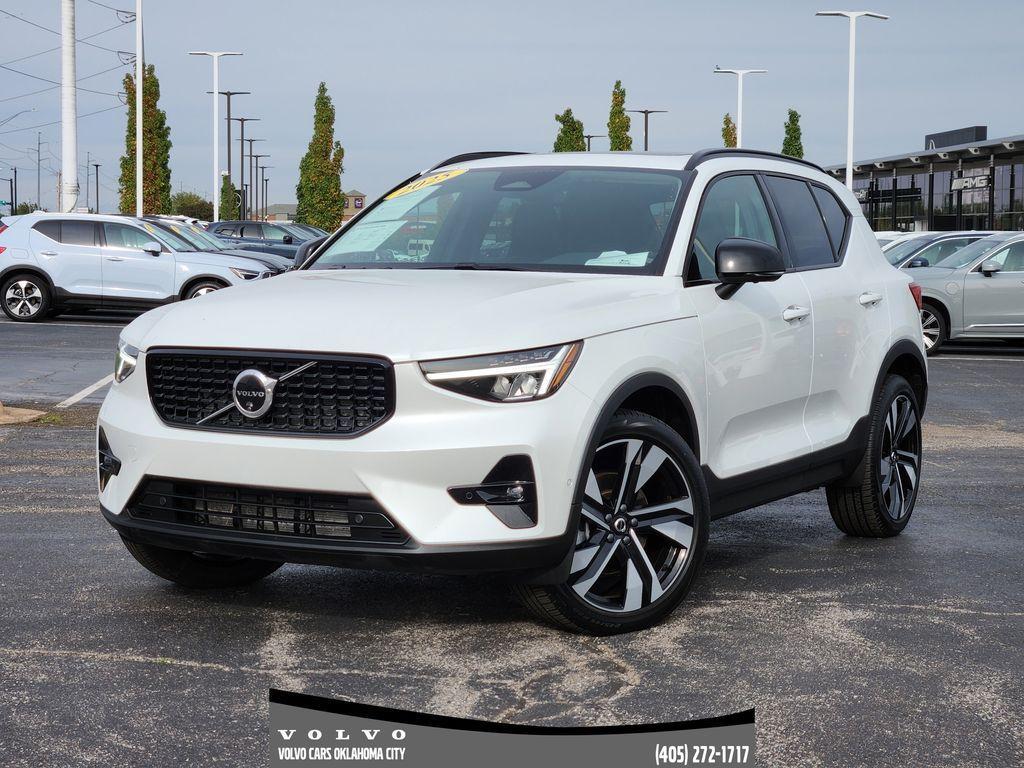 used 2025 Volvo XC40 car, priced at $33,900