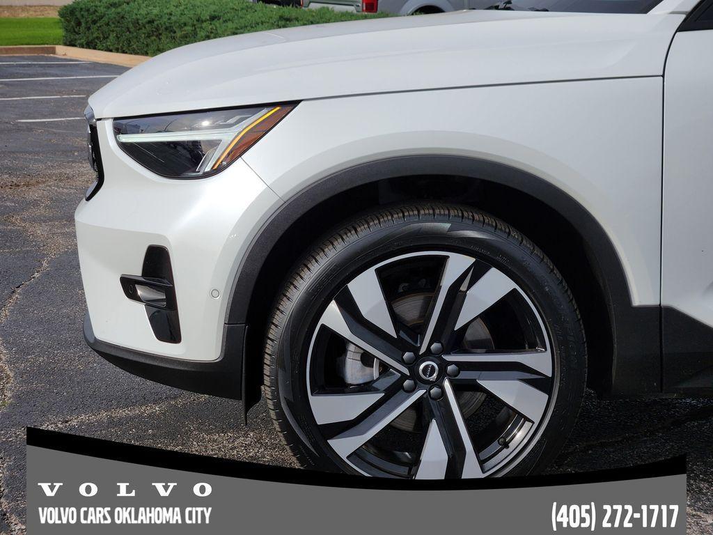 used 2025 Volvo XC40 car, priced at $33,400