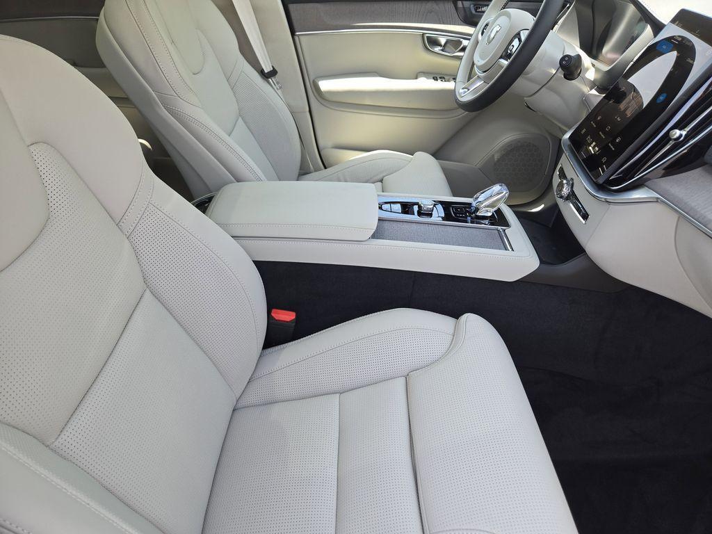 new 2026 Volvo XC90 car, priced at $75,445