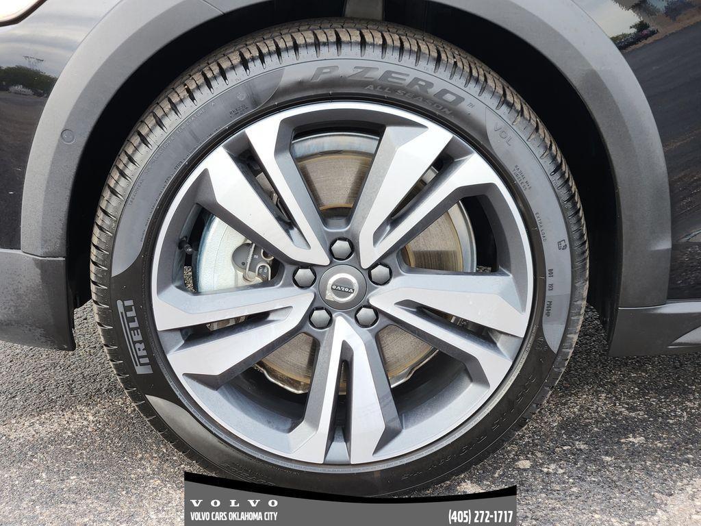 used 2025 Volvo V60 Cross Country car, priced at $41,900