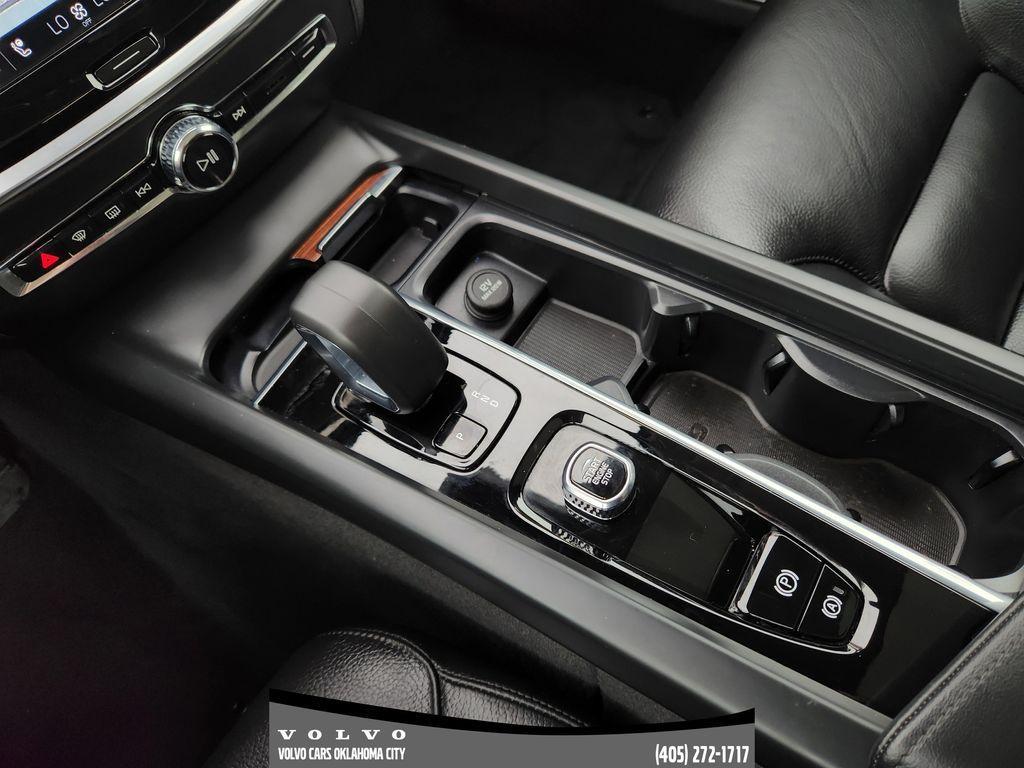 used 2025 Volvo V60 Cross Country car, priced at $41,900