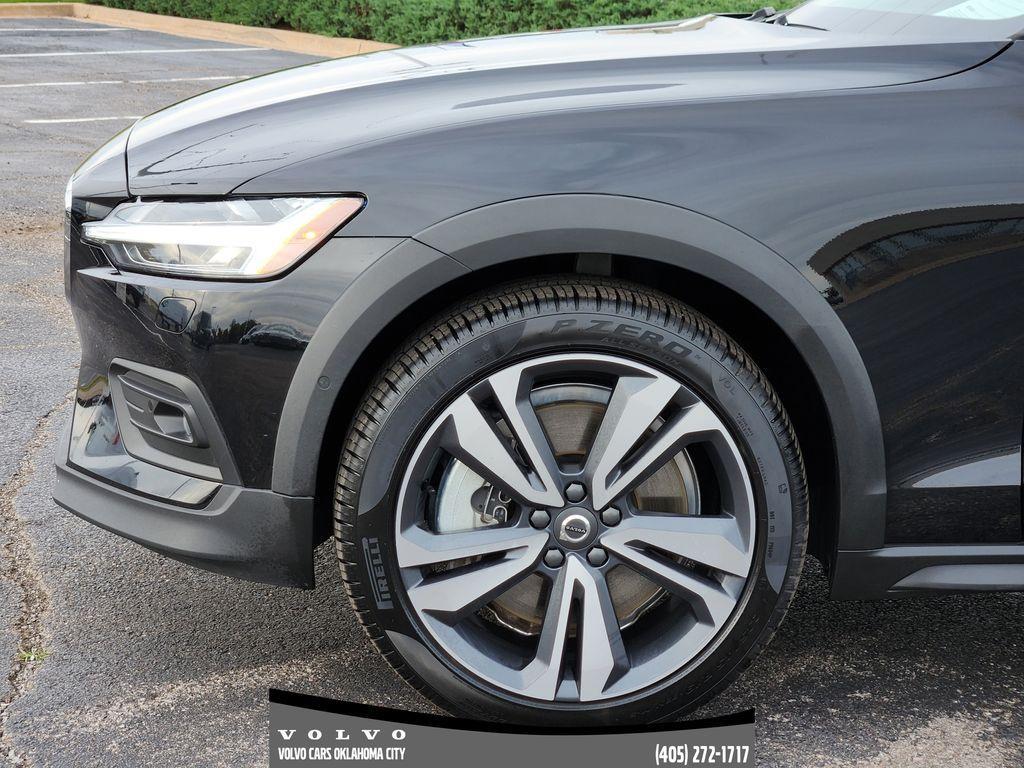 used 2025 Volvo V60 Cross Country car, priced at $41,900