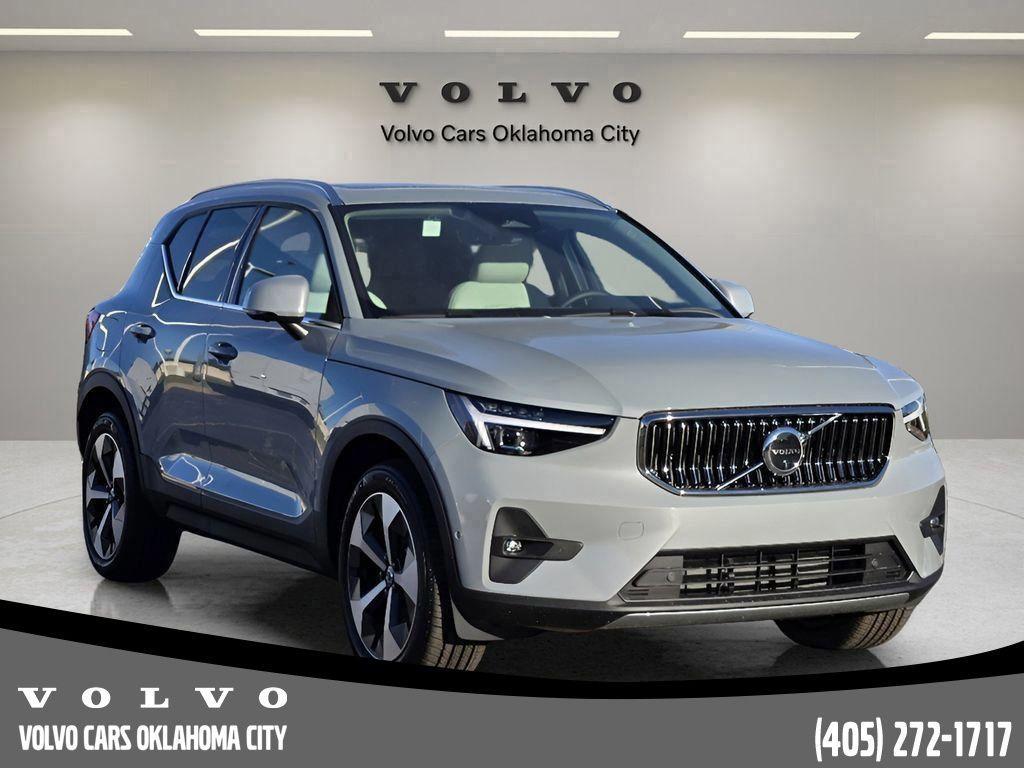 used 2025 Volvo XC40 car, priced at $35,500