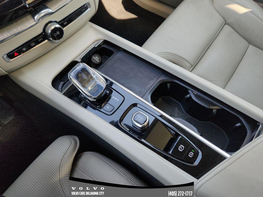 used 2022 Volvo XC60 car, priced at $37,400