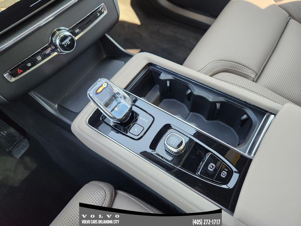 new 2026 Volvo XC90 car, priced at $76,570