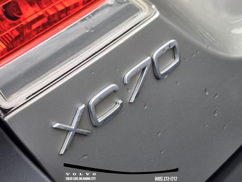 used 2015 Volvo XC70 car, priced at $4,900