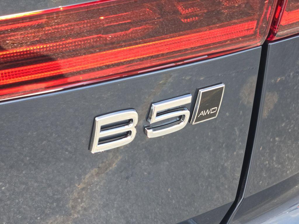new 2026 Volvo XC60 car, priced at $60,220
