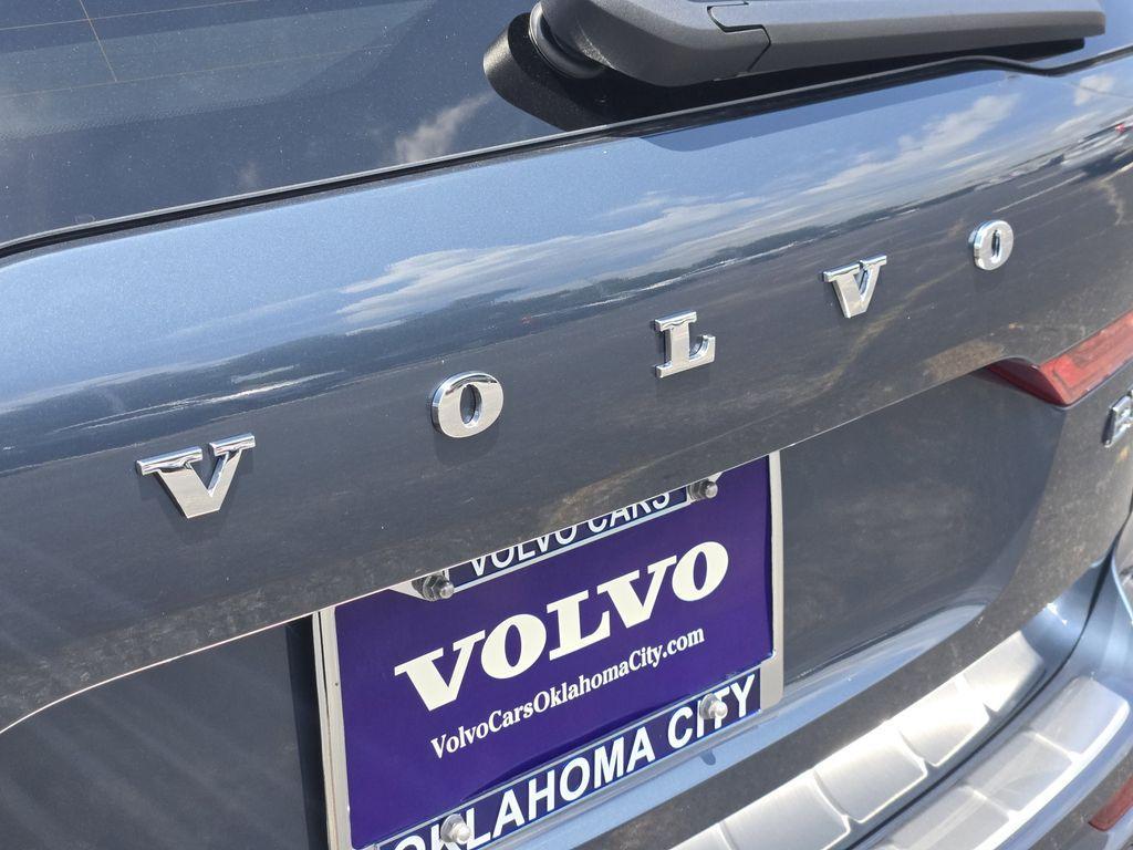 new 2026 Volvo XC60 car, priced at $60,220