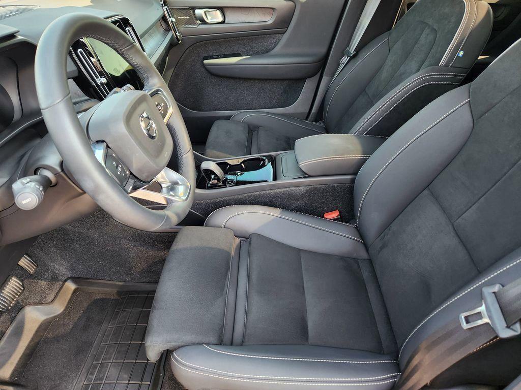 used 2023 Volvo C40 Recharge Pure Electric car, priced at $29,400